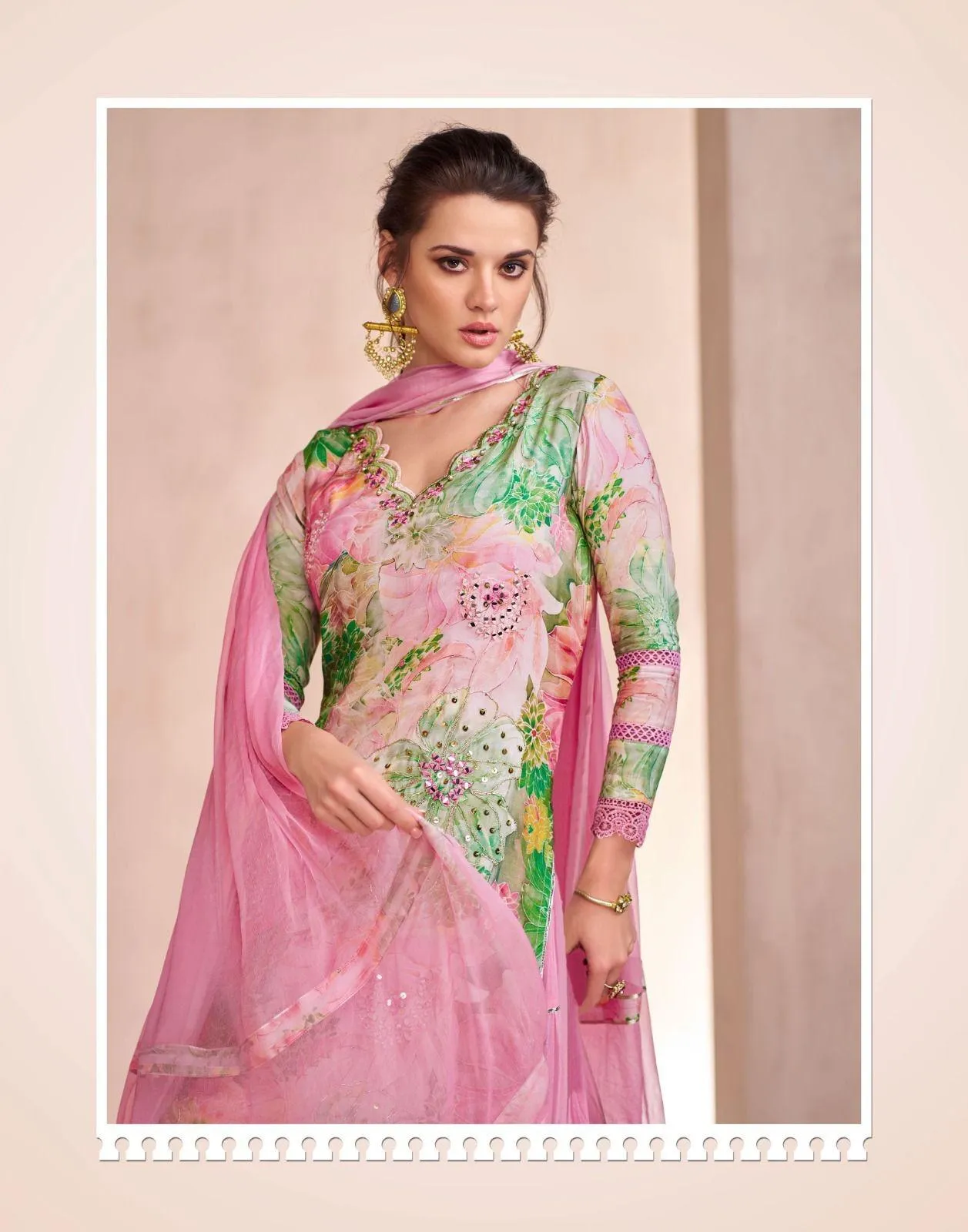 Sayuri Dahleez - 5525 - Image 2